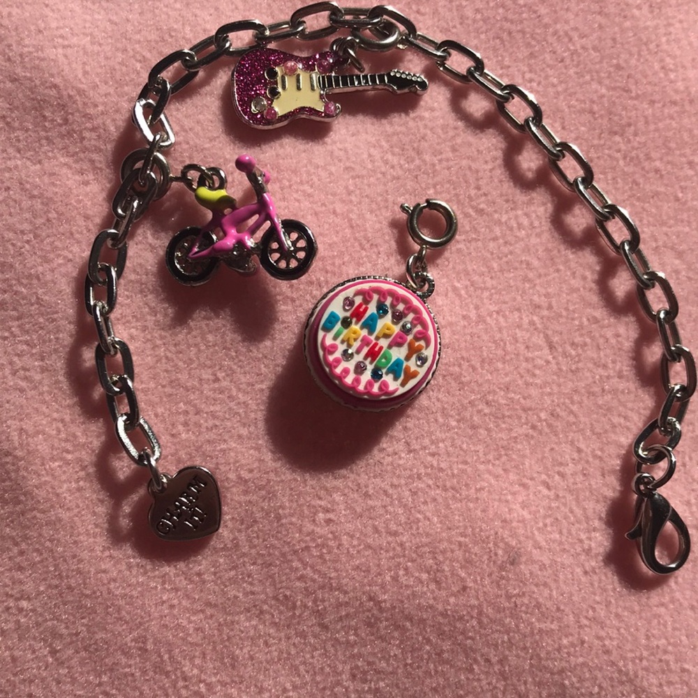 Super cute charm bracelet with Removable charms